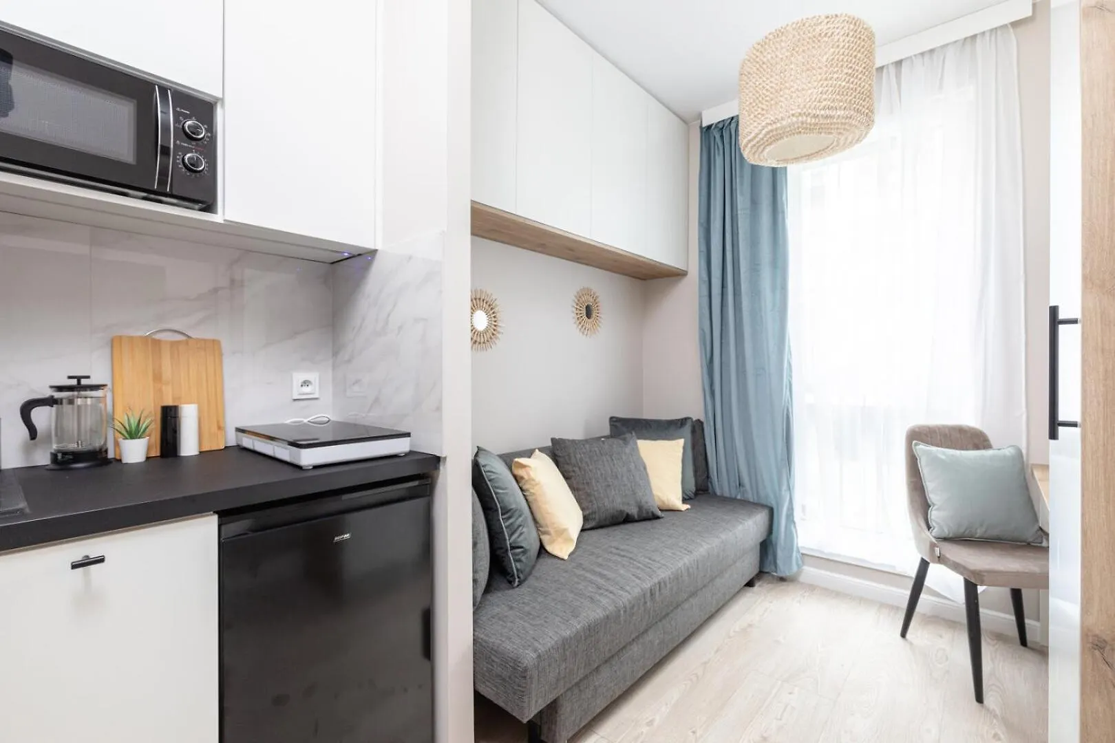 Superapart Herbu Oksza 3, Ministudio Varsavia